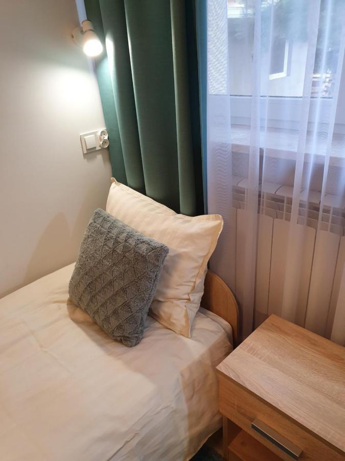 Mleczna - Metro Zacisze Hostel *