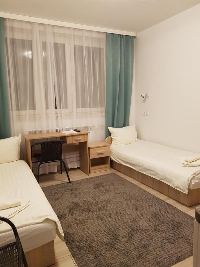 Mleczna - Metro Zacisze Hostel
